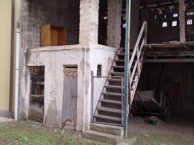 Rustico in vendita a Paderno, Seriate