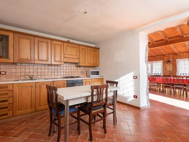 Rustico in vendita a Comunità Montana della Valle Brembana, Serina