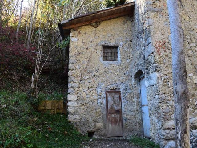 Rustico in vendita a Comunità Montana della Valle Brembana, Serina