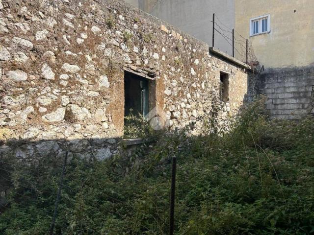 Rustico in vendita a Serino, Campania
