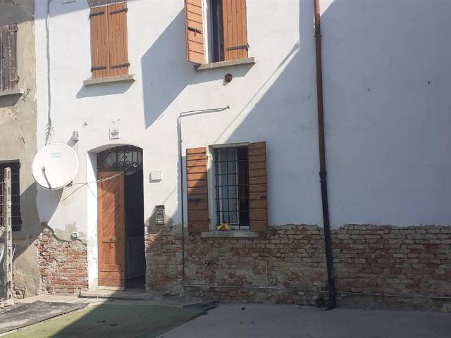 Rustico in vendita a Sermide e Felonica, Caposotto