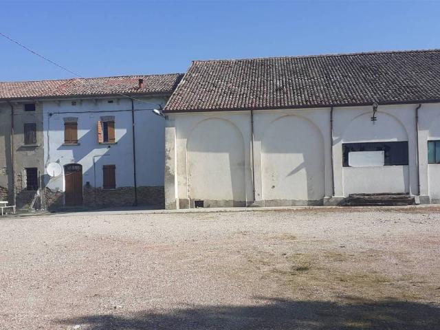 Rustico in vendita a Sermide e Felonica, Caposotto