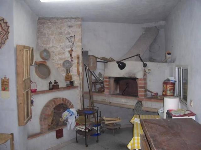 Rustico in vendita a Sermoneta, Lazio