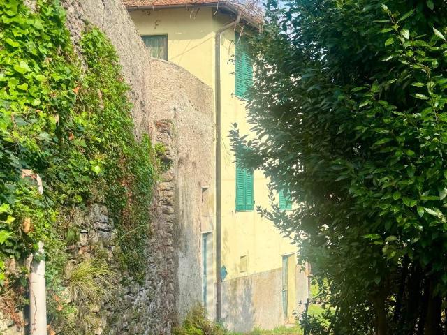 Rustico in vendita a Pedemonte, Genova