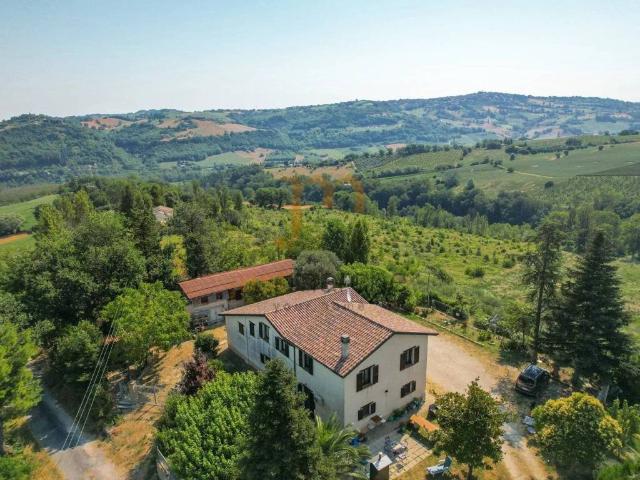 Rustico in vendita a Ville Sasso, Serra San Quirico