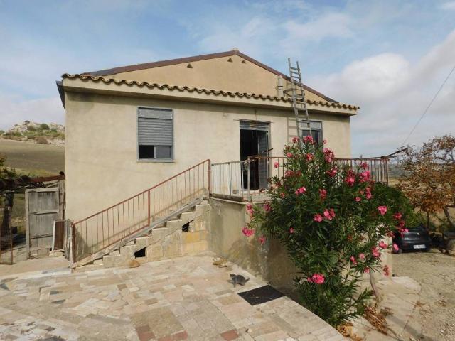 Rustico in vendita a Serradifalco, Sicilia