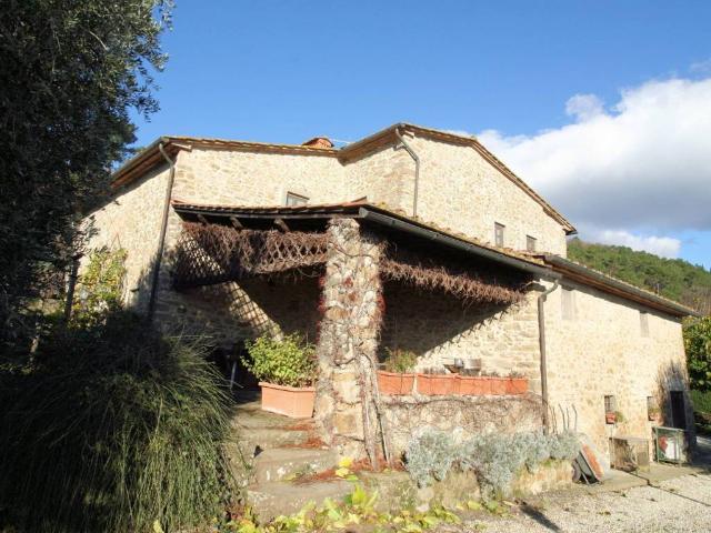 Rustico in vendita a Stazione Masotti, Serravalle Pistoiese