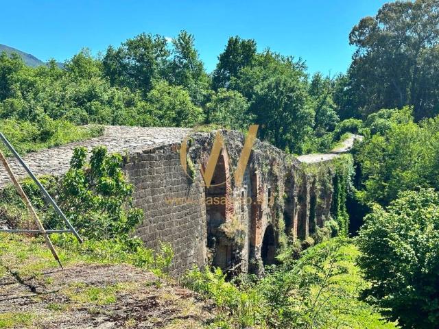 Rustico in vendita a Avezzano-Sorbello, Sessa Aurunca