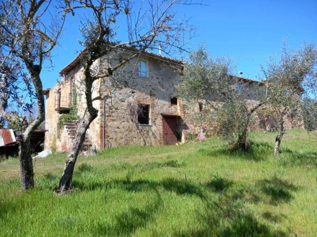 Rustico in vendita a Montalbuccio, Siena