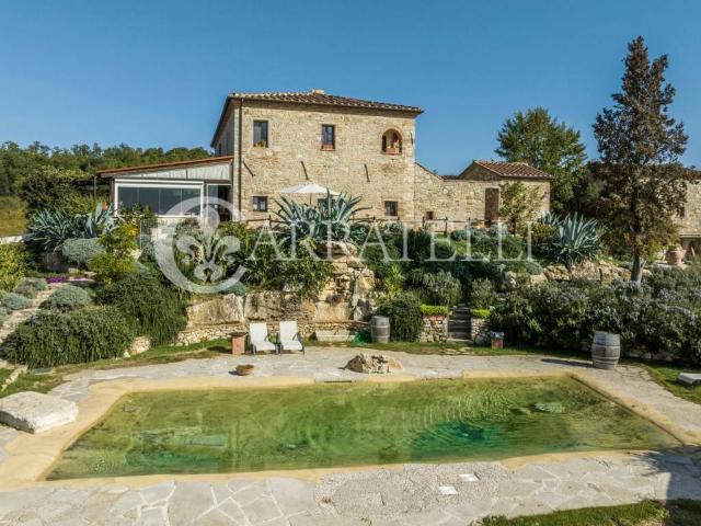 Rustico in vendita a Siena, Toscana