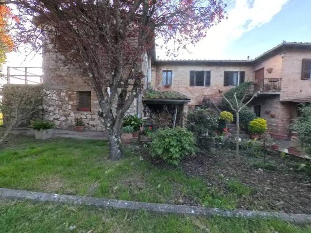 Rustico in vendita a Siena, Toscana