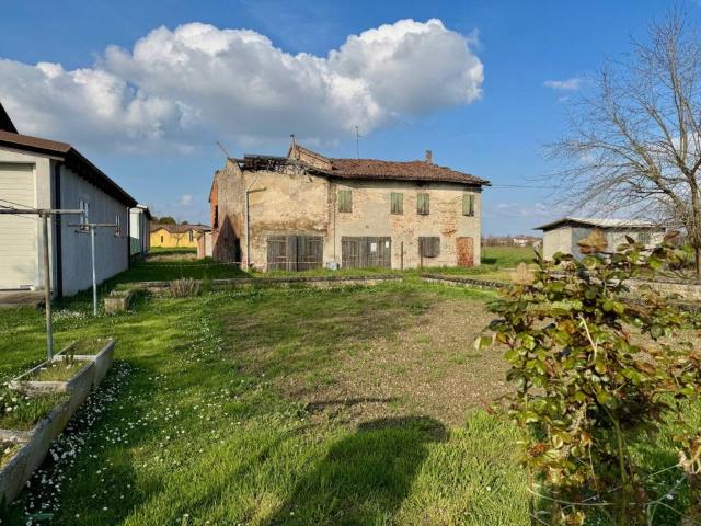 Rustico in vendita a Sissa Trecasali, San Secondo Parmense