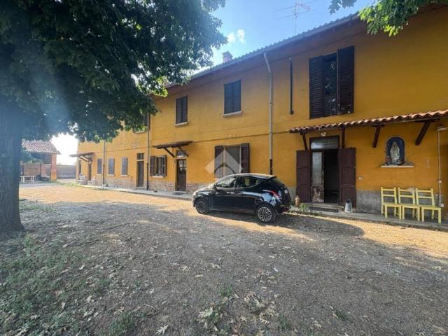 Rustico in vendita a Siziano, Lombardia
