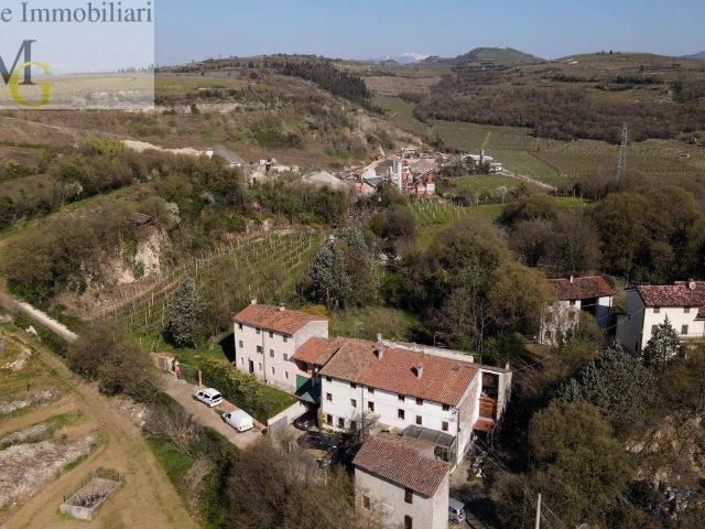 Rustico in vendita a Soave, Verona