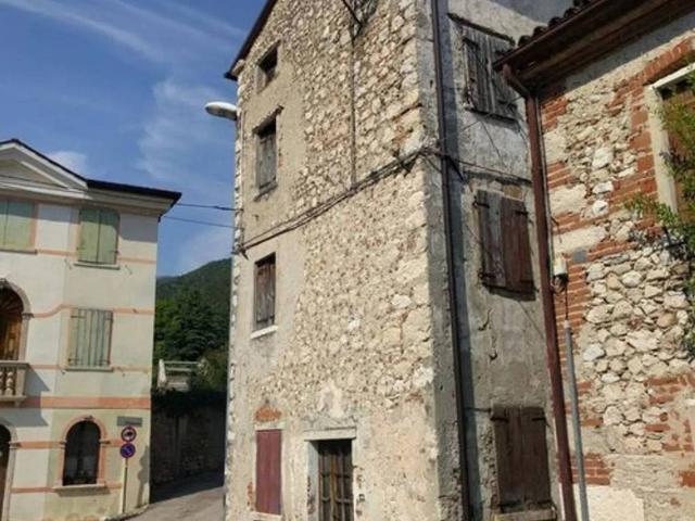 Rustico in vendita a Solagna, Veneto