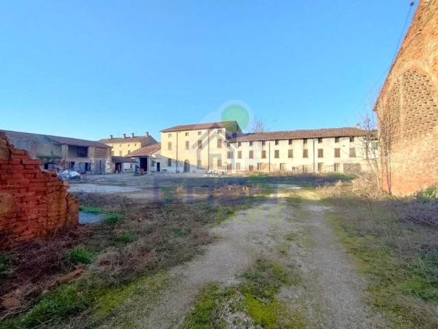 Rustico in vendita a Solarolo Rainerio, Lombardia