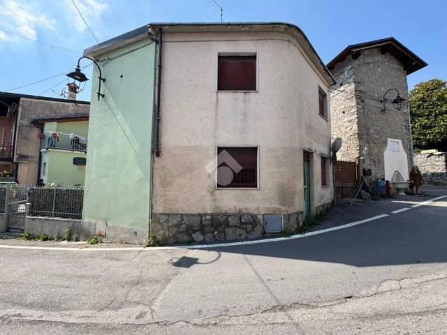 Rustico in vendita a Solto Collina, Lombardia