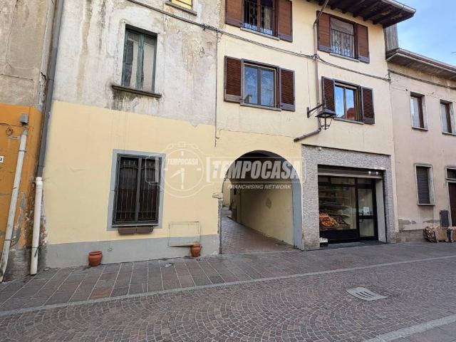 Rustico in vendita a Mezzana, Somma Lombardo