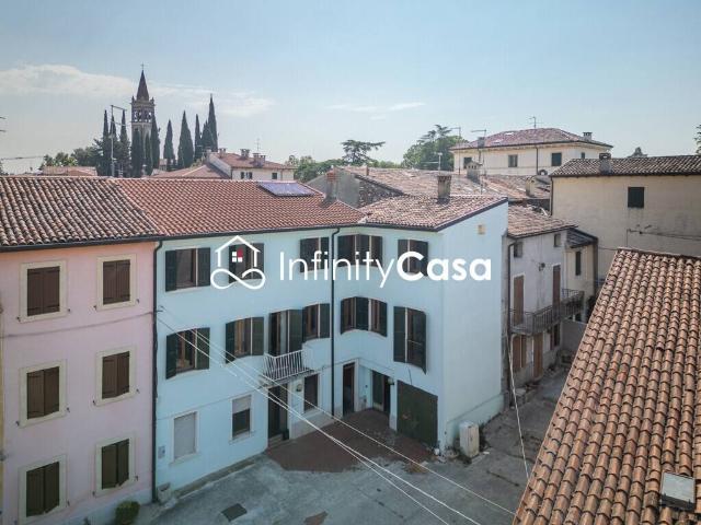 Rustico in vendita a Sommacampagna, Veneto