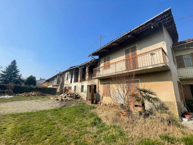 Rustico in vendita a Sommariva del Bosco, Piemonte