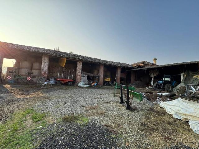 Rustico in vendita a Sommariva del Bosco, Piemonte
