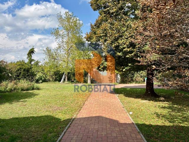 Rustico in vendita a Sommo, Lombardia