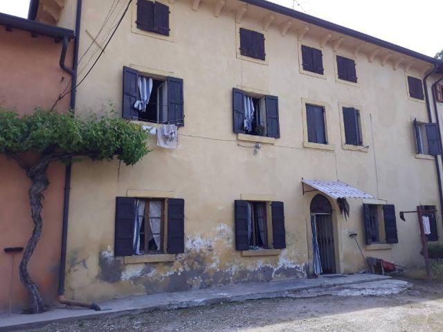 Rustico in vendita a Sona, Veneto