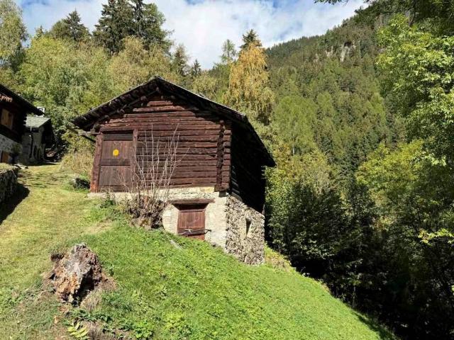 Rustico in vendita a Sommacologna, Sondalo