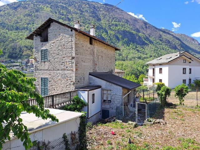 Rustico in vendita a Sondrio, Lombardia