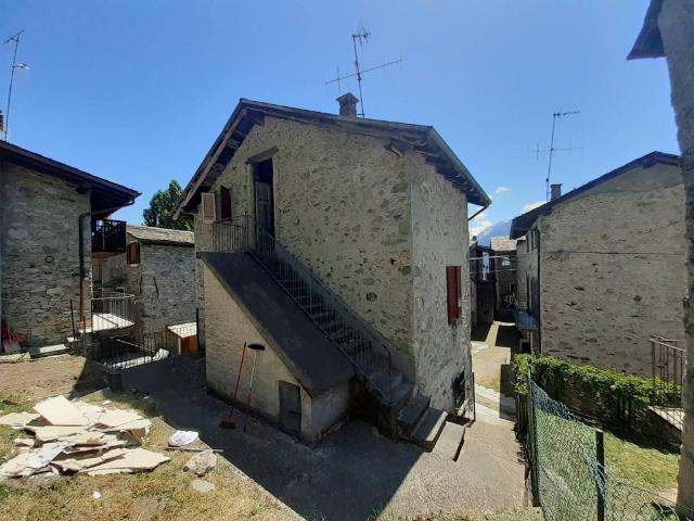 Rustico in vendita a Sondrio, Lombardia