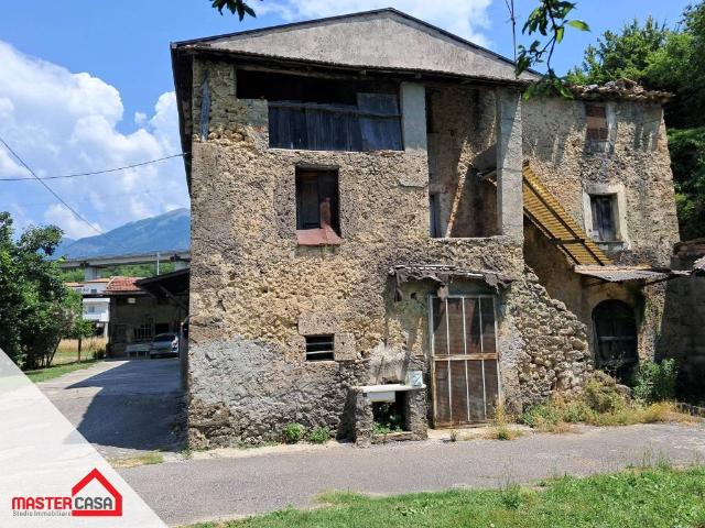 Rustico in vendita a Pescosolido, Lazio