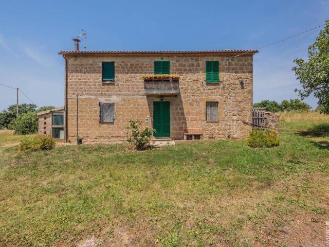 Rustico in vendita a Unione di Comuni Montani Colline del Fiora, Sorano