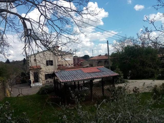 Rustico in vendita a Unione di Comuni Montani Colline del Fiora, Sorano