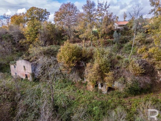 Rustico in vendita a Unione di Comuni Montani Colline del Fiora, Sorano