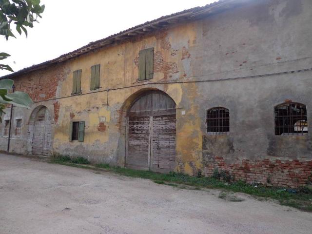 Rustico in vendita a Soresina, Lombardia