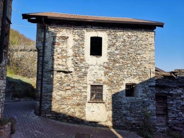 Rustico in vendita a Sorico, Lombardia