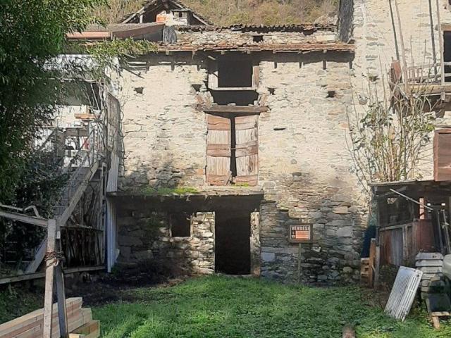 Rustico in vendita a Sorico, Lombardia
