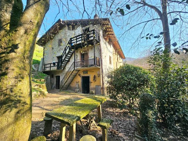 Rustico in vendita a Azzonica, Sorisole