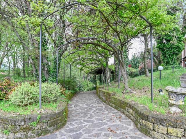 Rustico in vendita a Ponteranica, Lombardia