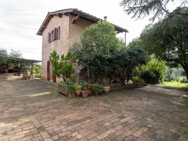 Rustico in vendita a Sovicille, Toscana