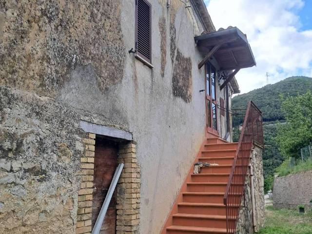 Rustico in vendita a Palazzaccio di Strettura, Spoleto