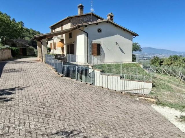 Rustico in vendita a La Piaggia, Spoleto