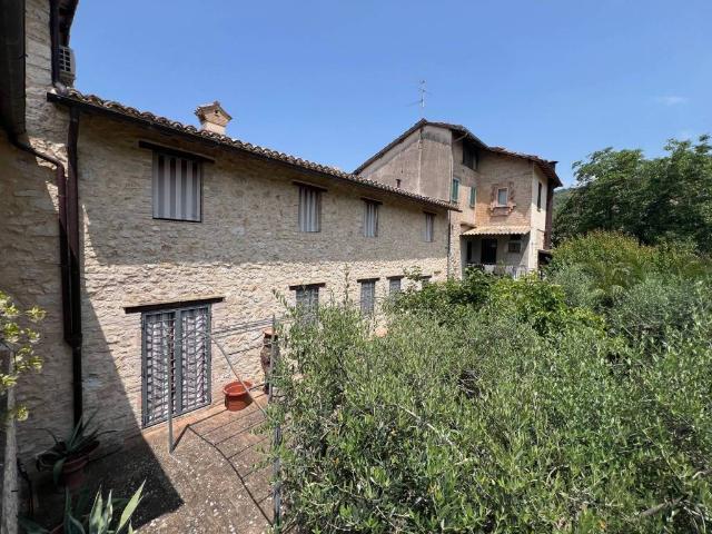 Rustico in vendita a Spoleto, Umbria