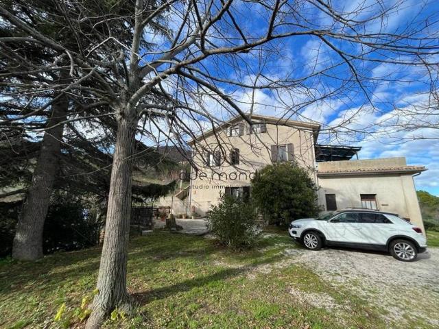 Rustico in vendita a Spoleto, Umbria
