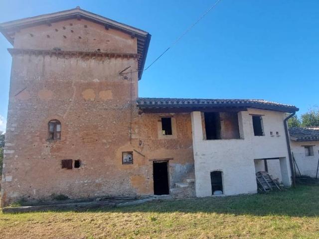 Rustico in vendita a Spoleto, Umbria