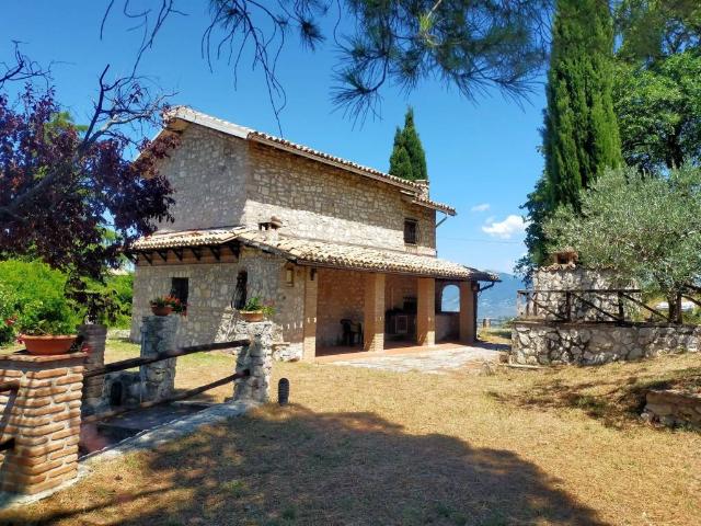 Rustico in vendita a Spoleto, Umbria