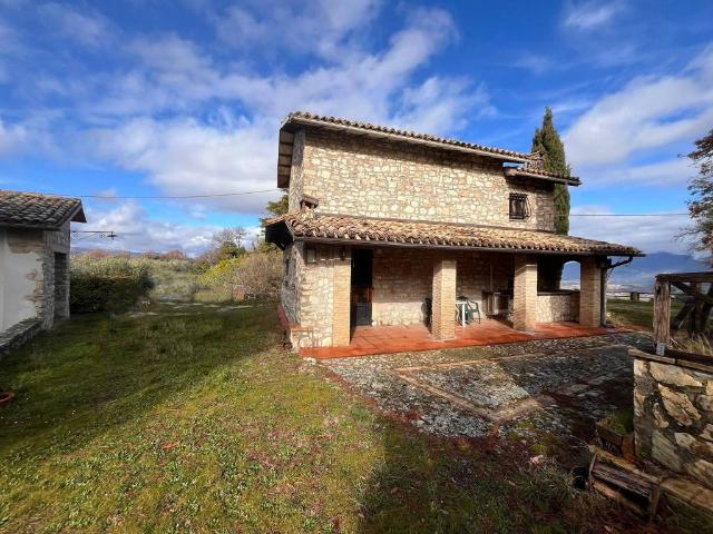 Rustico in vendita a Spoleto, Umbria