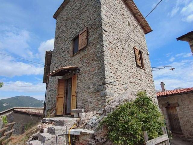Rustico in vendita a Spoleto, Umbria