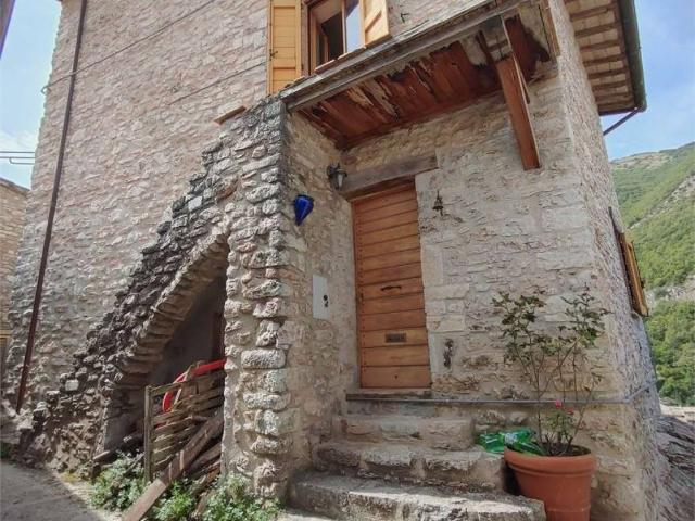 Rustico in vendita a Spoleto, Umbria