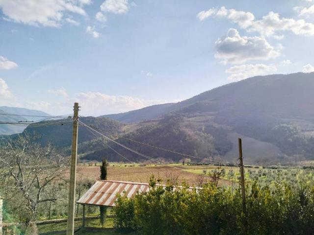 Rustico in vendita a Ancaiano, Spoleto